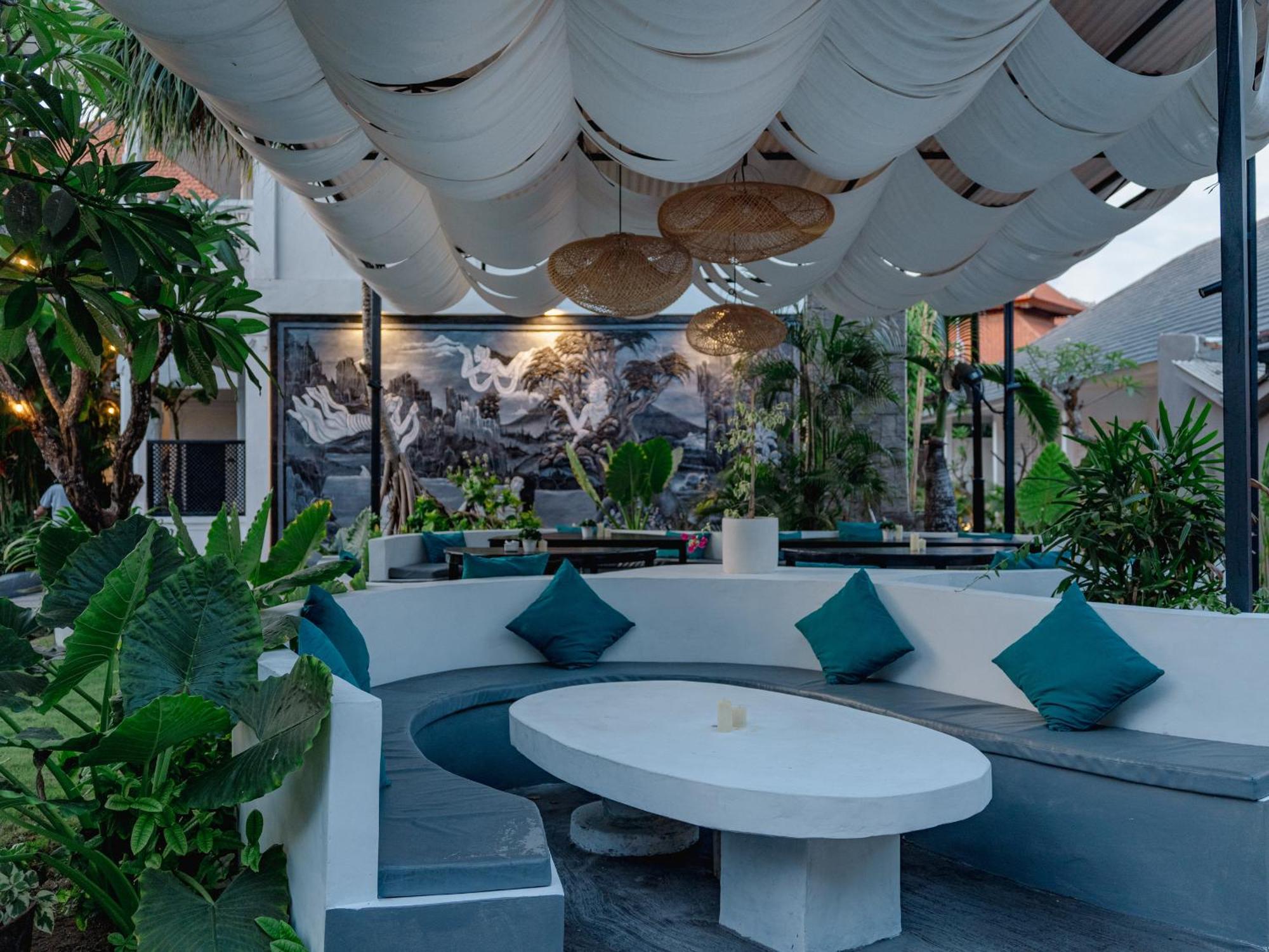 Casa Wina Kuta Hotel Kuta  Exterior photo